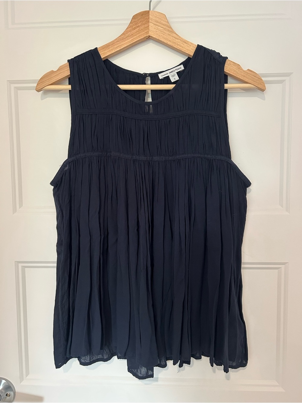 JAMES PERSE NAVY SLEEVELESS TOP SIZE 2